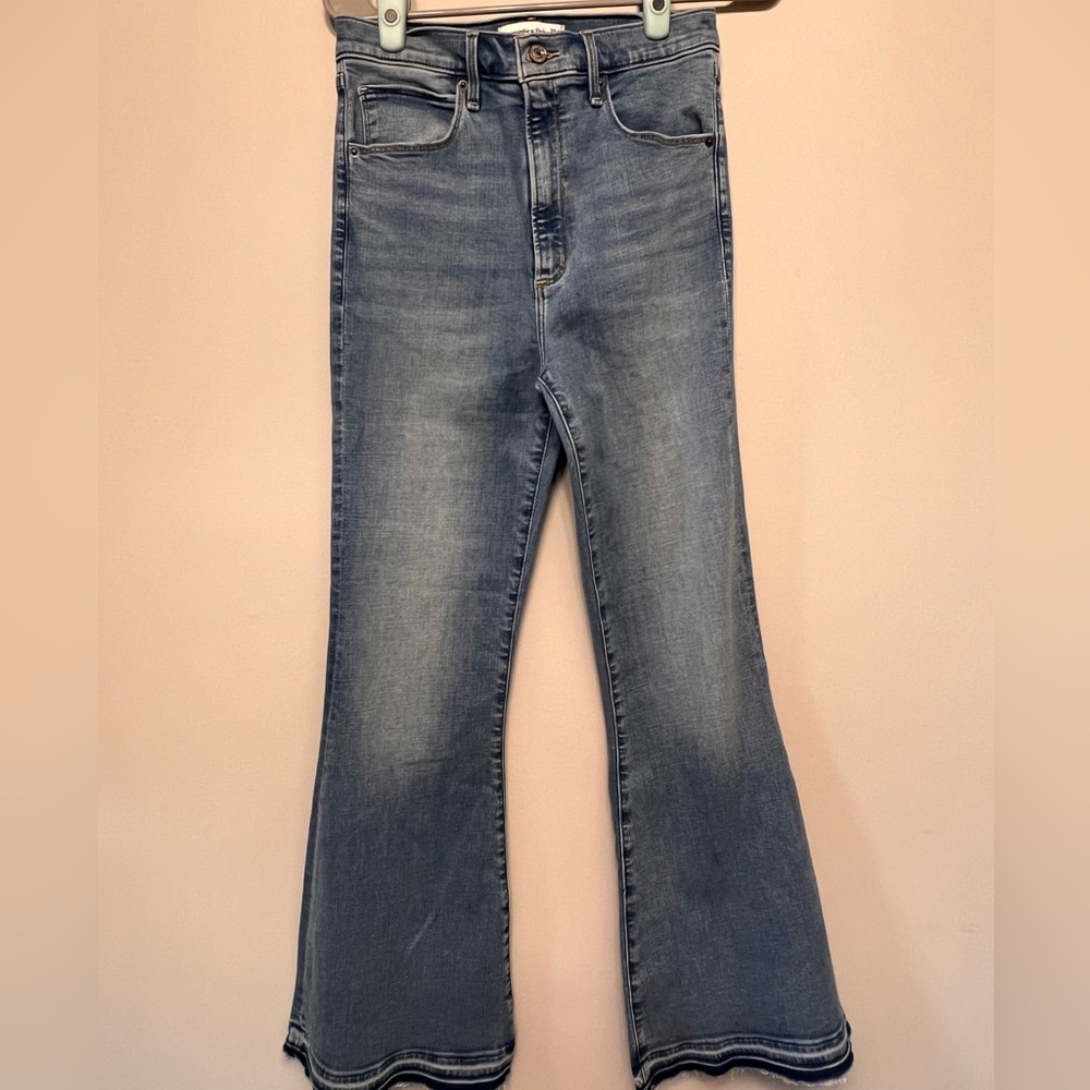 Abercrombie & Fitch Flare High Rise Bell Bottom Jeans size 28 size 6